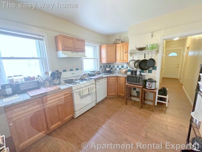 Building Photo - 26 Cutter Ave Rental