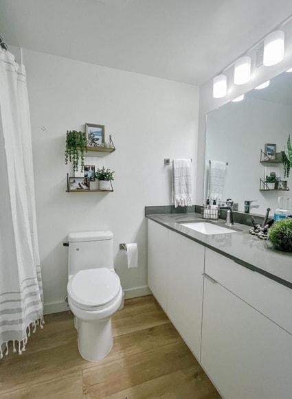 Photo - 430-430 Stewart Ave