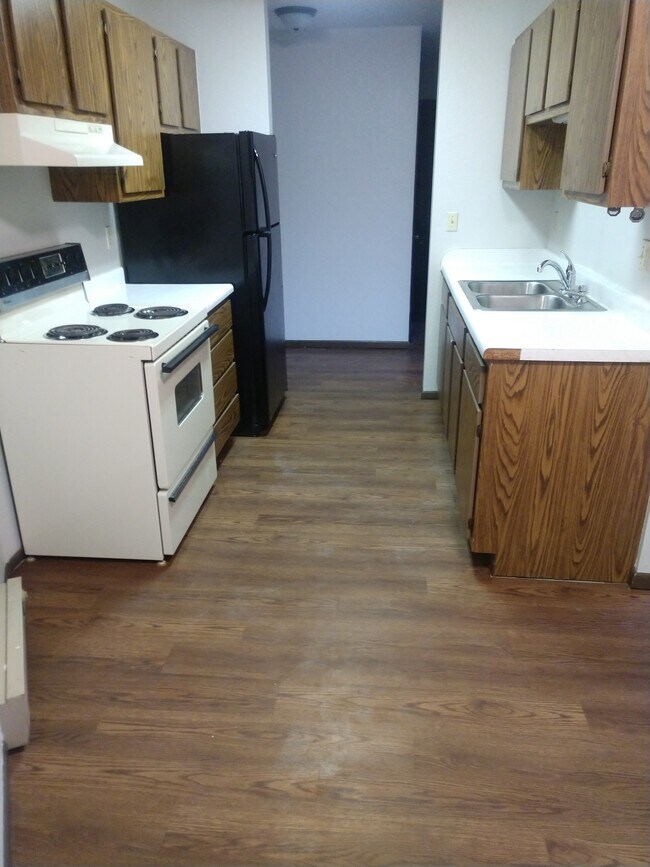 Photo - 551 Lakeview Rd