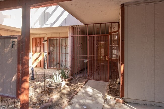 Building Photo - 465 N Lamb Blvd Unit F