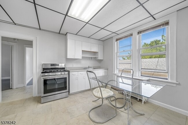 Building Photo - 500 Franklin Ave Rental