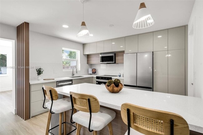 Photo - 3920 Hayes St