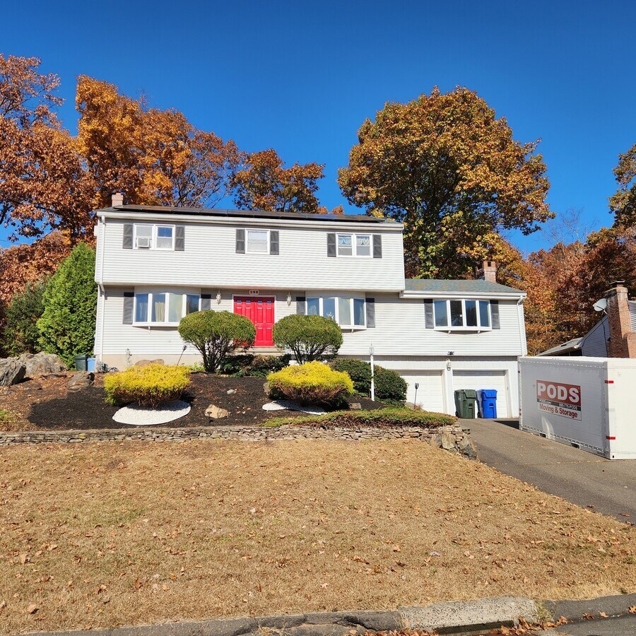 288 Candlewyck Dr House House Rental in Newington, CT