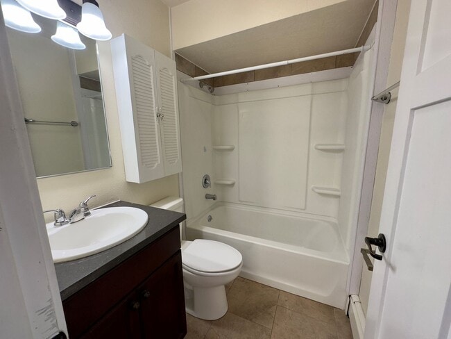 Photo - Blaine Avenue Apartments Unidad Apt 9
