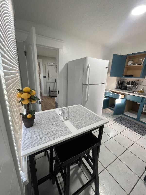 Photo - 1308 N Gladstone Ave Unidad 1308