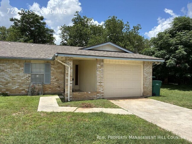 Photo - 728 Rosewood Ave