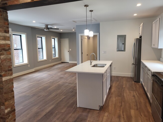 Building Photo - 2173 Professor Ave Unit 4