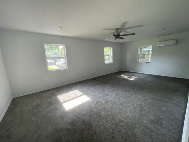 Photo - 202 Briarwood