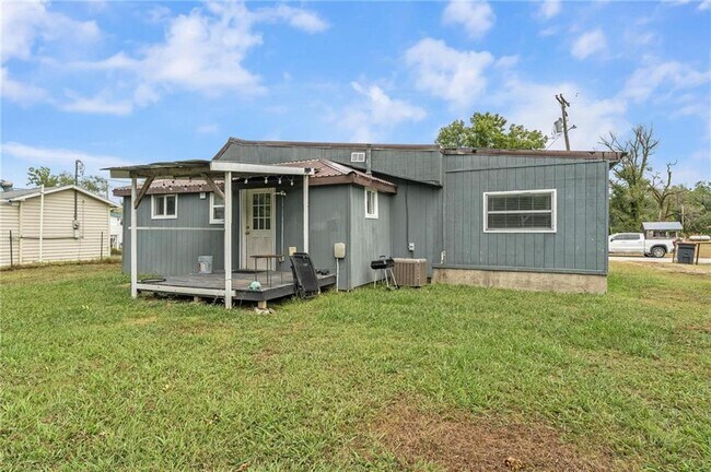 Photo - 301 Melton Dr House