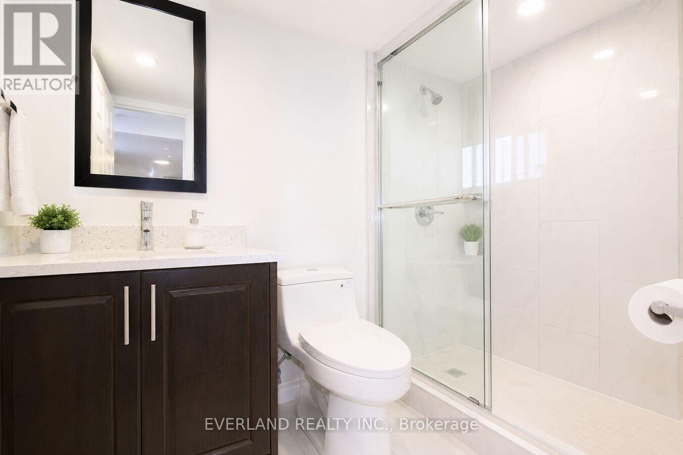 Photo - 1751 Bayview Ave