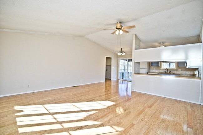 Photo - ***11 Bromwich Lane***