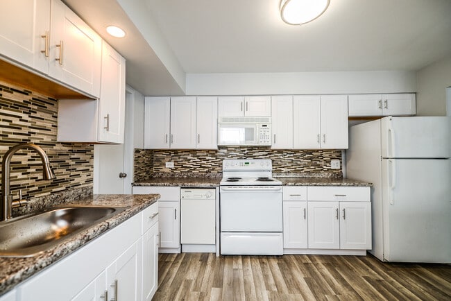 Photo - 2234 S Goebbert Rd Unit 320