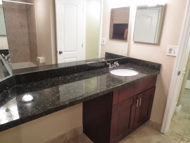 Photo - 2871 N Oakland Forest Dr