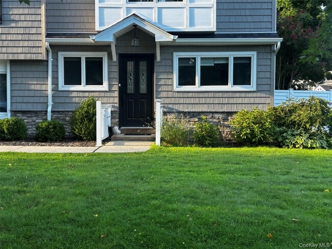 Photo - 10 Evelyn Dr