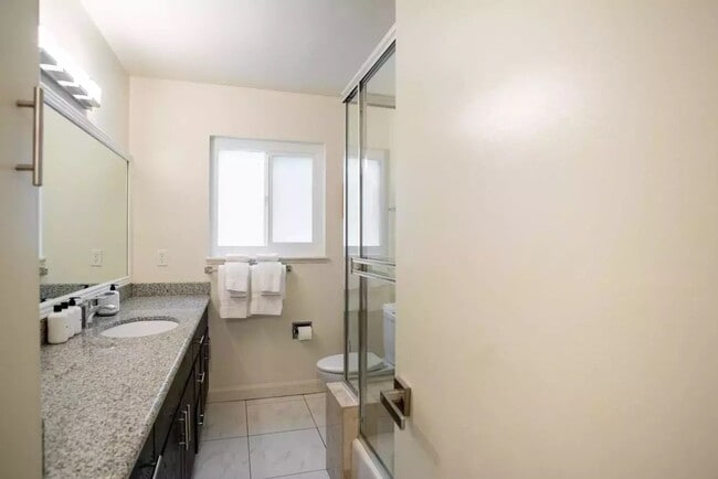 Photo - 570 Boden Way