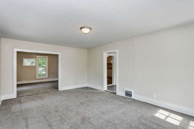 Photo - Spacious 3 Bed/2 Bath Home for Rent in Newton! Coming Available in mid-July!