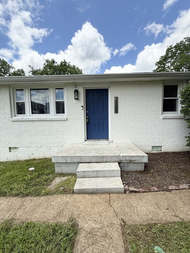 Photo - Charming 2 Bedroom, 1 Bath house in the heart of Nashville, TN