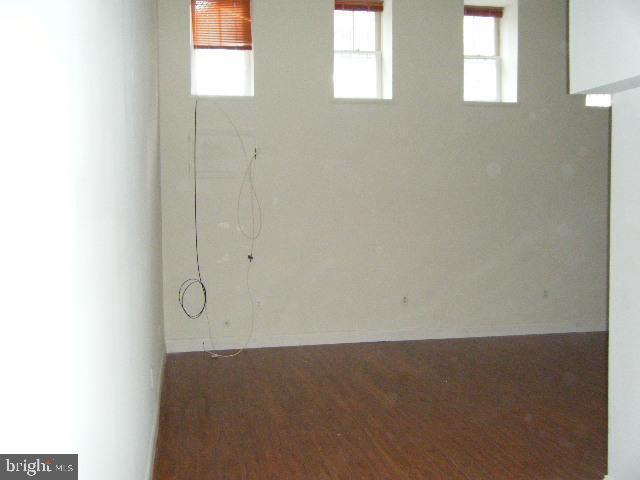 Photo - 2837 Cambridge St