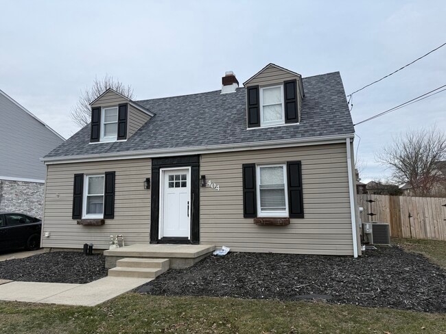 Photo - 404 Baker Dr