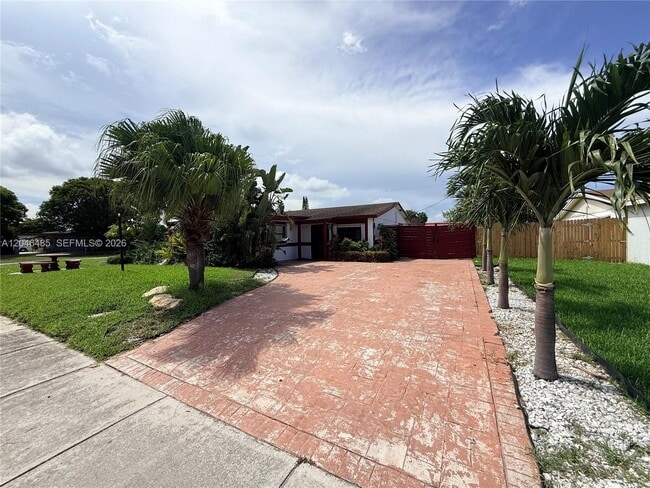 Photo - 323 NW 4th Pl