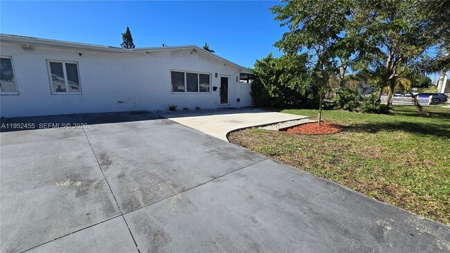 Photo - 1300 N 64th Ave