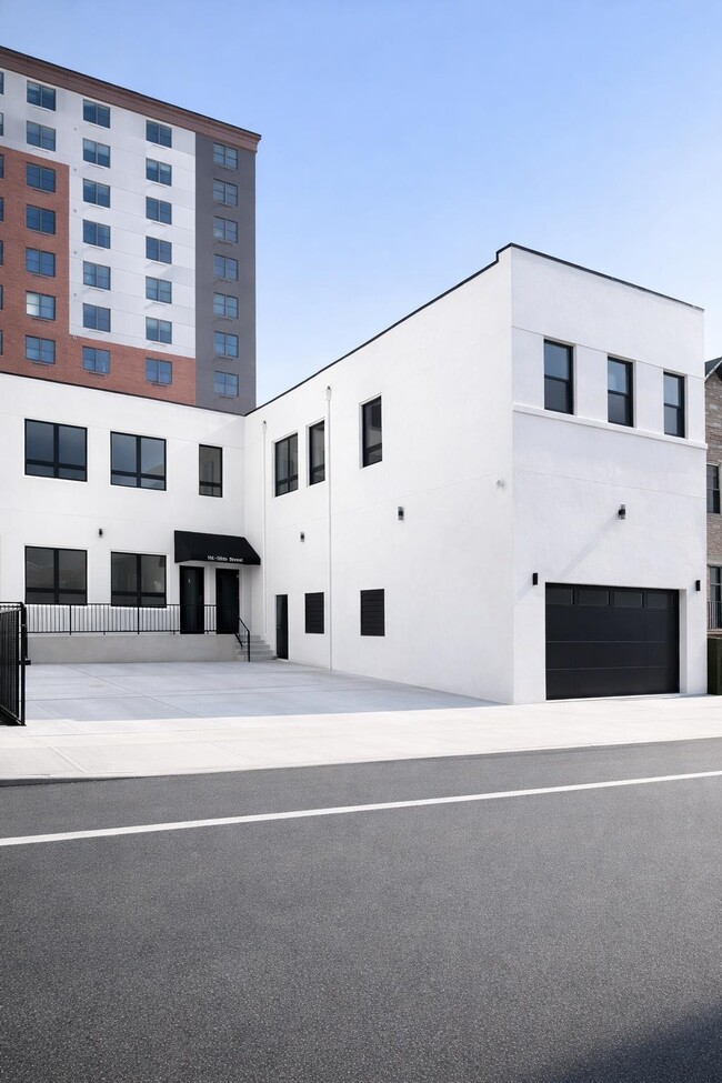 Building Photo - 116 36th St Unit 2