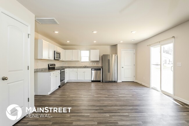 Photo - 427 Winsley Dr