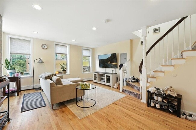 Photo - 612 Jersey Ave Unit 3