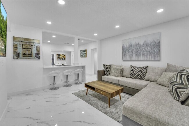 Photo - 1208 N 25th Ave Unidad ID1342012P