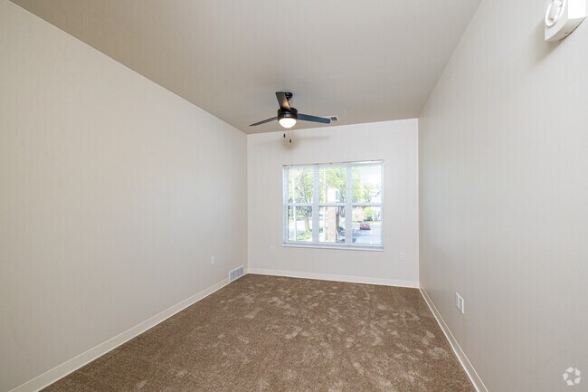 2BR, 1BA - 1,013SF - Bedroom