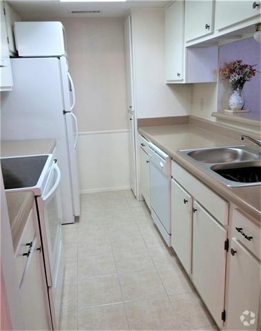 Building Photo - 12830 Midway Rd Unit 1120 Rental