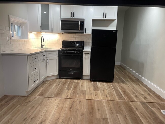 Building Photo - 1119 Wallace St Unit 1 Rental