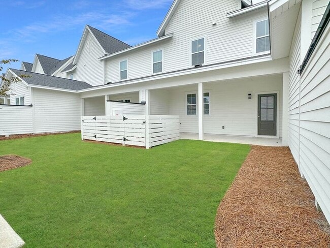 Photo - 260 Symphony Ave