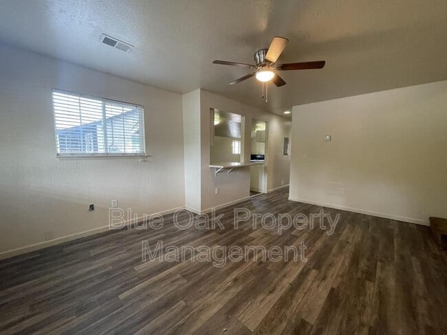 Photo - 524 W 1st Ave