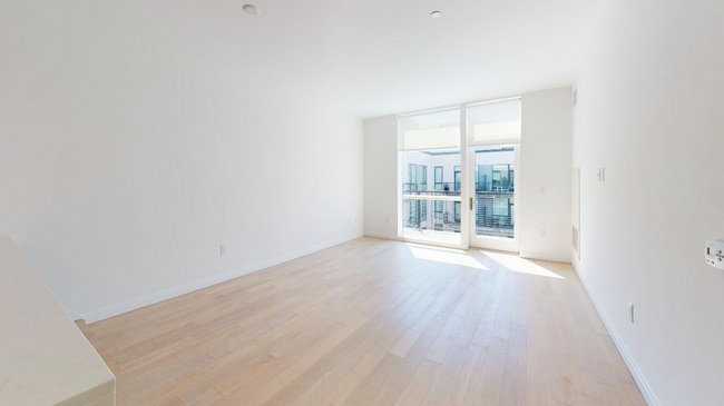 Building Photo - 370 9th St Unit 301