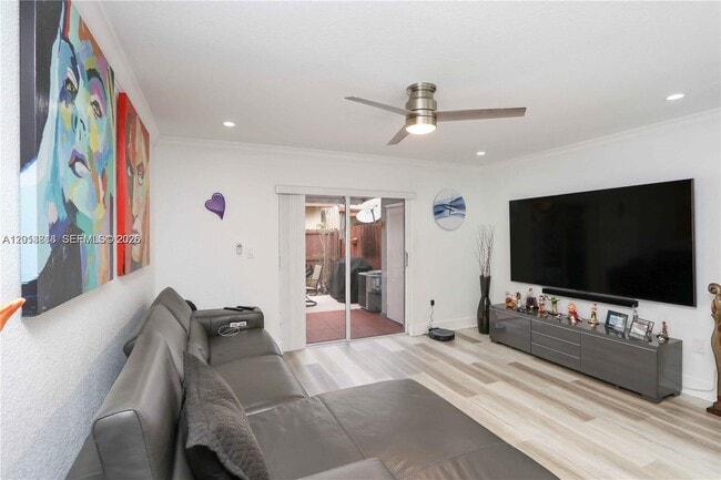 Photo - 30 SW 108th Ave Unidad 7G