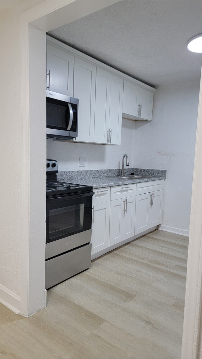 Photo - 6636 Tracy Ave