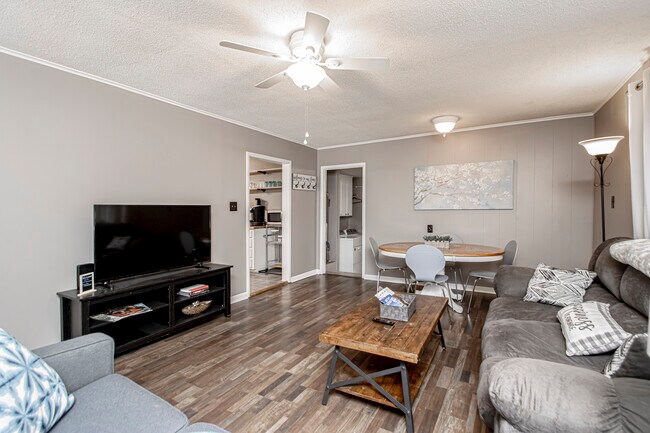 Photo - 503 Summit St