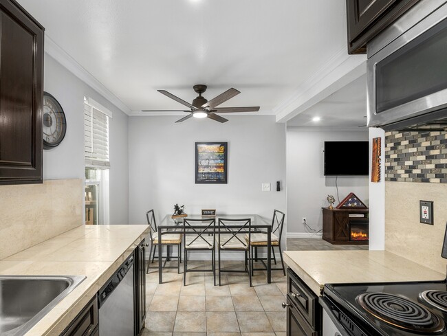 Photo - 1000 W MacArthur Blvd Unit 28