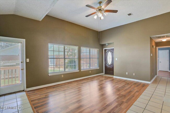 607 Harbor Ridge Dr
