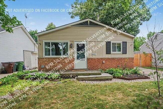 Photo - 8600 Russell-