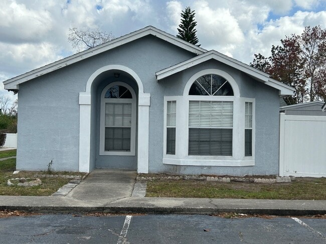 Building Photo - 306 San Gabriel St