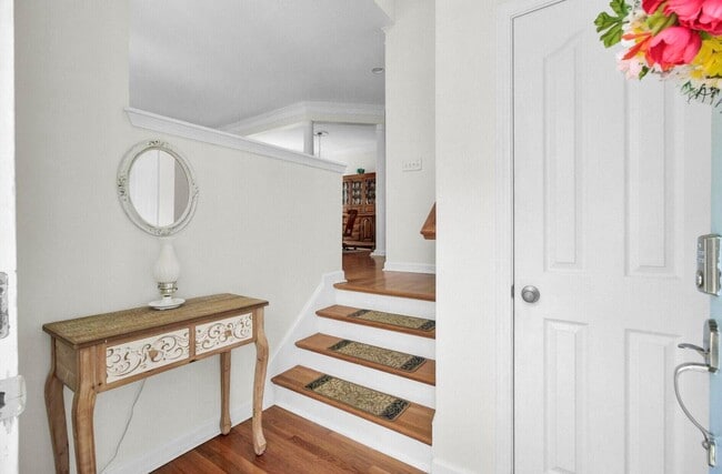 Photo - 1428 Bloomingdale Ln