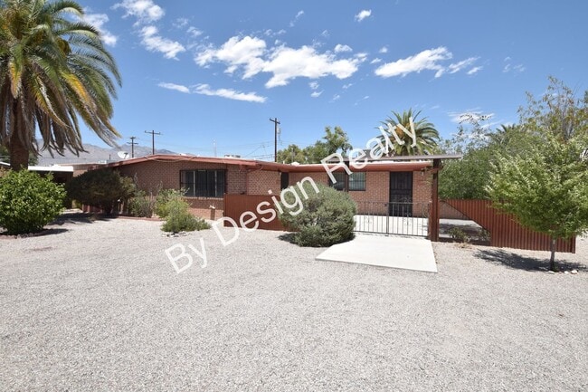 Building Photo - 3 Bed 2 Bath Midtown Duplex with Covered Parking & Storage