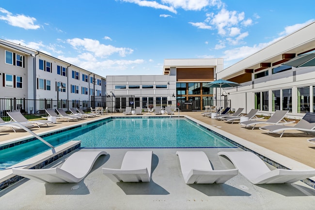 Building Photo - Birchway Quarry Falls