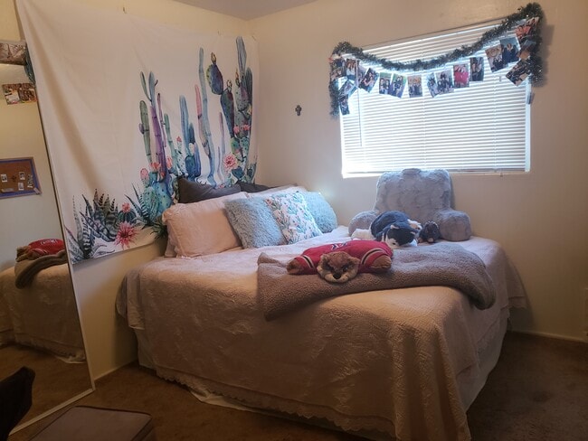 Photo - 1420 E Adams St Unidad #1 - 4 bedroom