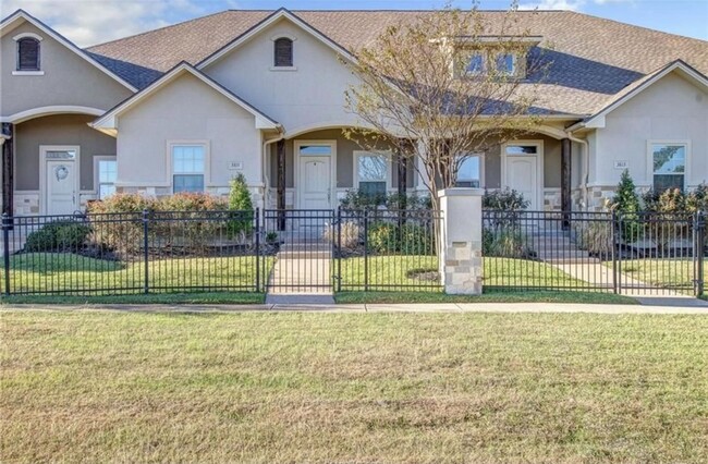 College Station - 3 bedroom / 3 bath Townh... - College Station - 3 bedroom / 3 bath Townh... Casa