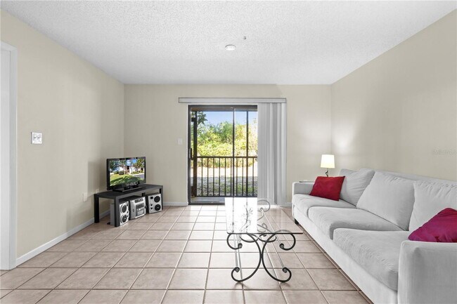 FULLY FURNISHED 2 BEDROOM, 2 BATH CONDO AVAILABLE NOW!