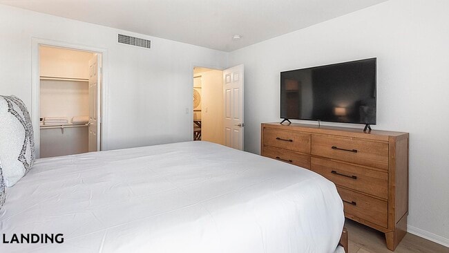 Photo - 1455 E Katie Ave Unidad K16