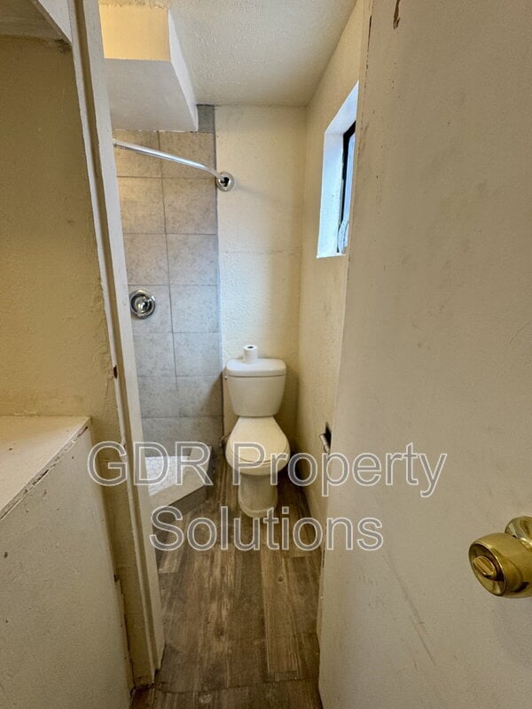 Photo - 304 Texas St NE